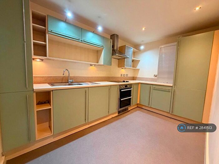 2 Bedroom Flat To Rent In Lexington Place, Nottingham, NG1