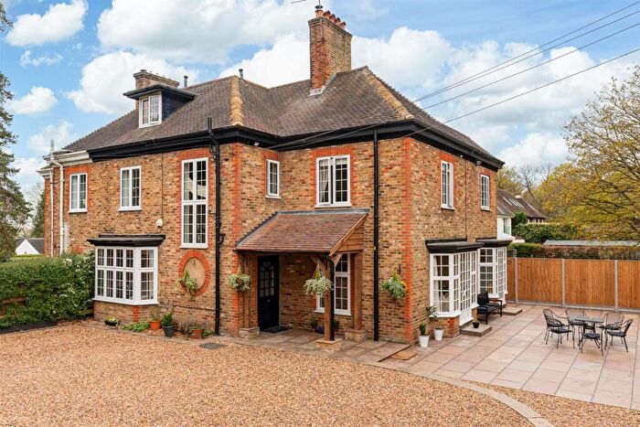 4 Bedroom Semi Detached House For Sale In The Ridgeway, Northaw, Cuffley, EN6