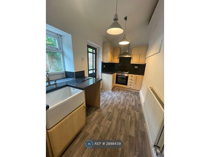 2 Bedroom Terraced House To Rent In Shay Lane, Halifax, HX3