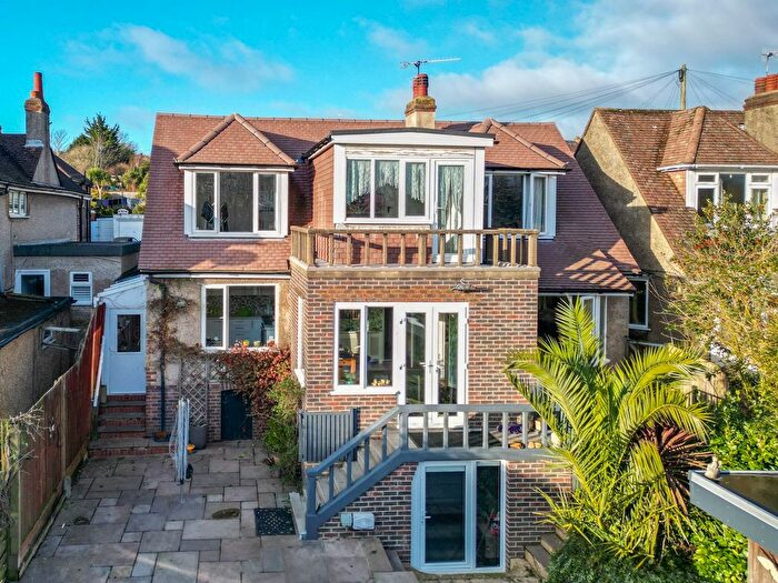 4 Bedroom Detached House For Sale In Sharpthorne Crescent, Portslade, BN41
