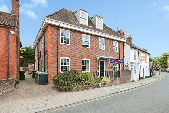 1 Bedroom Flat For Sale In High Street, Rickmansworth, WD3