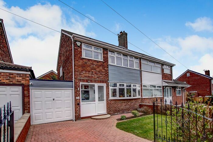 3 Bedroom Semi-Detached House For Sale In Lambourn Avenue, Cronton, Widnes, WA8