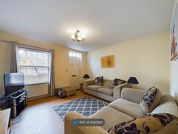 4 Bedroom Terraced House To Rent In The Courtyard, Scarborough, YO11