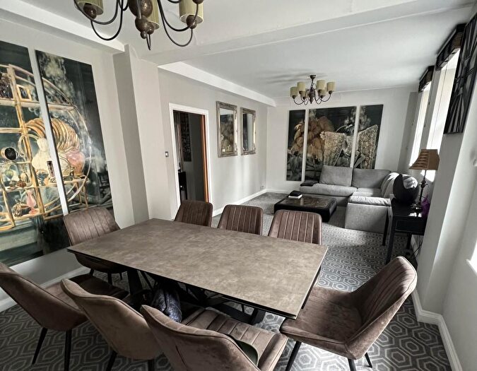 2 Bedroom Flat For Sale In Carrington House, Hertford Street, Mayfair, W1J