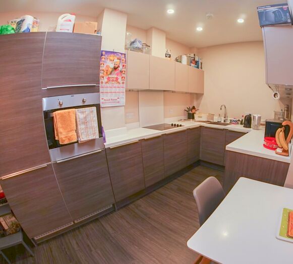 2 Bedroom Flat To Rent In Greenleigh Court, Dawsons Square, Pudsey, West Yorkshire, LS28