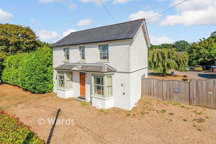 2 Bedroom Detached House For Sale In Wrotham Road, South Street, Kent, DA13