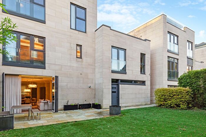 5 Bedroom Property To Rent In Atkinson Close, Village, SW20