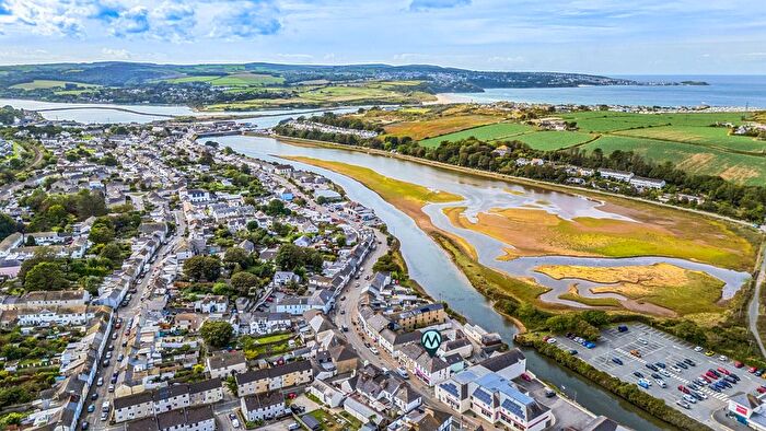 2 Bedroom Maisonette For Sale In Fore Street, Hayle, TR27