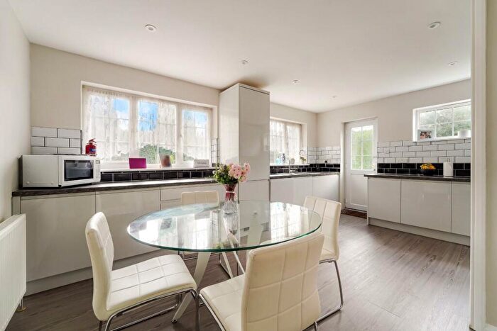 4 Bedroom Detached Bungalow For Sale In Green Lane, Lower Kingswood, Tadworth, KT20