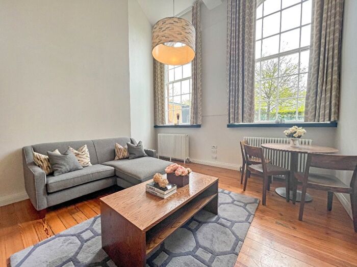 1 Bedroom Flat To Rent In Flat, Mcdonald Road, Broughton, Edinburgh, EH7