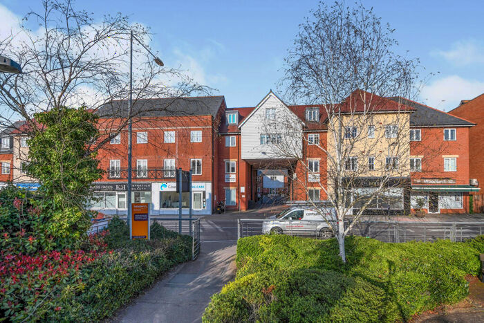 2 Bedroom Apartment To Rent In Central Brentwood, CM15