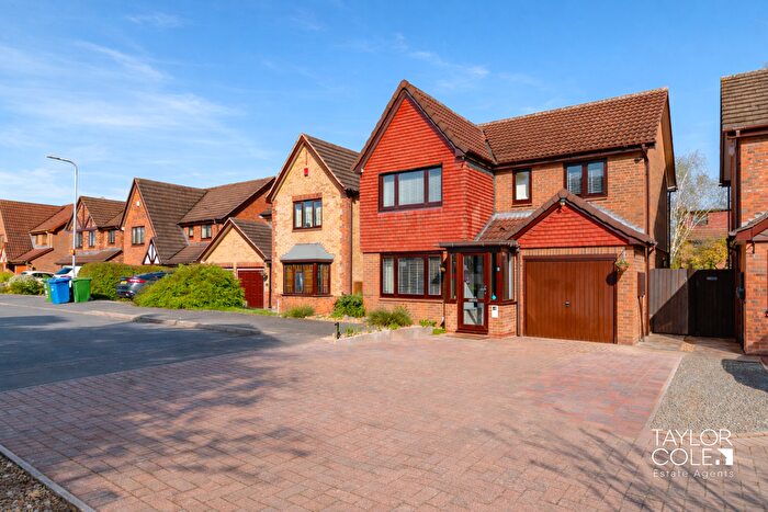 4 Bedroom Detached House For Sale In Durlston Close, Amington, Tamworth, B77