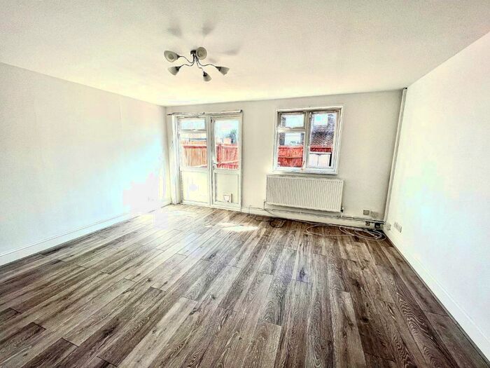 4 Bedroom End Of Terrace House To Rent In White Hart Road, Plumstead, London, SE18