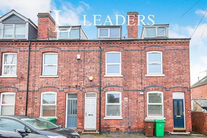 3 Bedroom Terraced House To Rent In Cycle Road, NG7