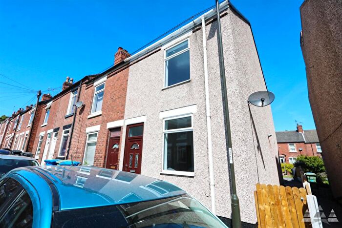2 Bedroom End Of Terrace House To Rent In Shirland Street, Chesterfield, Derbyshire, S41