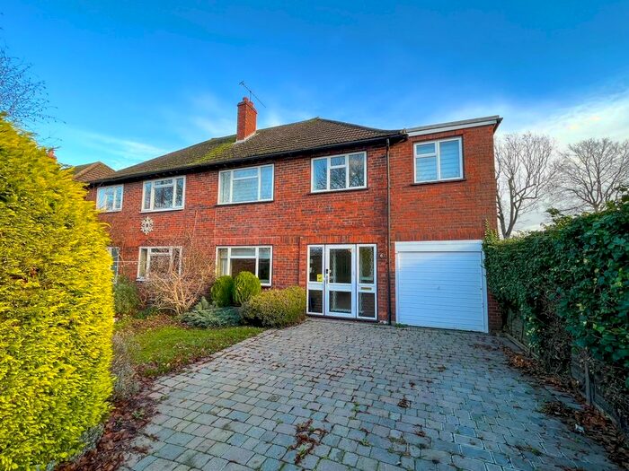 4 Bedroom Semi-Detached House To Rent In Molesey Road, West Molesey, KT8