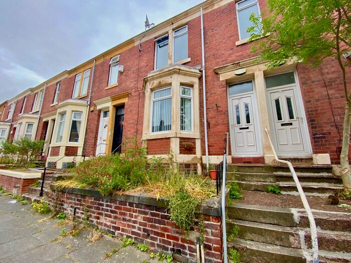 2 Bedroom Flat To Rent In Windsor Avenue, Bensham, Gateshead, Tyne &amp; Wear, NE8