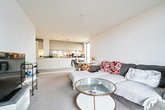 2 Bedroom Flat To Rent In Maddison Court, London, E16