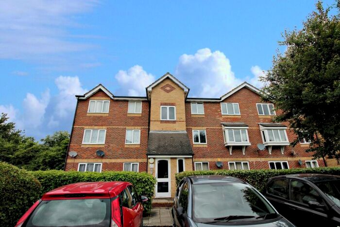 1 Bedroom Flat To Rent In Shortlands Close, Belvedere, DA17