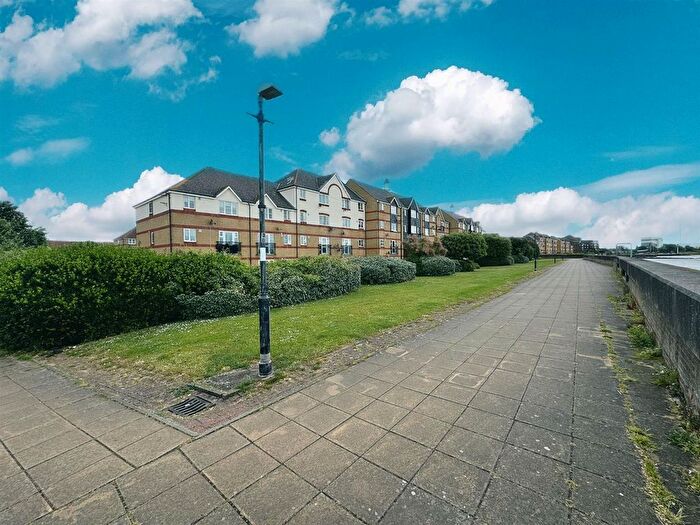 1 Bedroom Flat For Sale In Lewes Close, Grays, RM17