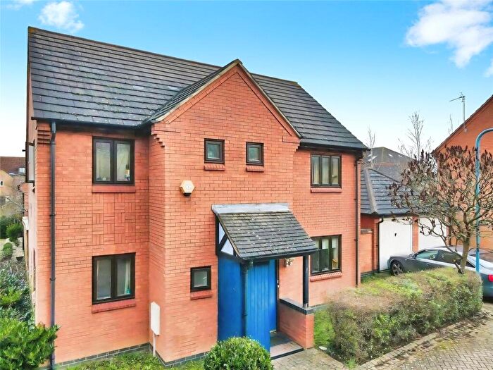 4 Bedroom Detached House For Sale In Cadeby Court, Broughton, Milton Keynes, MK10