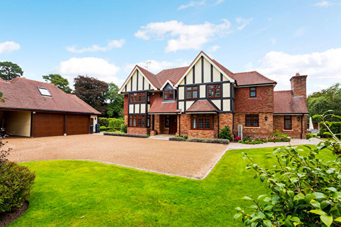5 Bedroom Detached House For Sale In Saint Hill Road, East Grinstead, RH19
