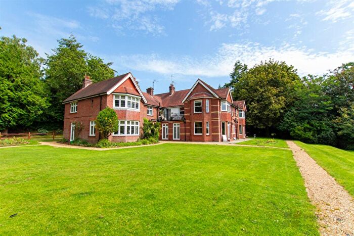 2 Bedroom Flat For Sale In Warrs Hill Road, North Chailey, Lewes, BN8
