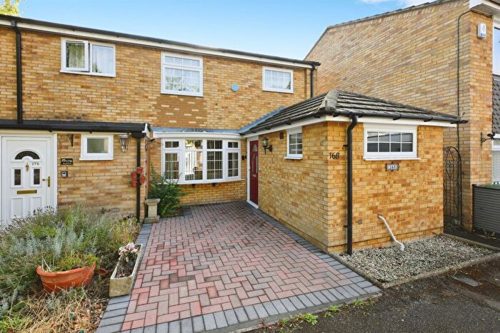3 Bedroom Semi-Detached House For Sale In Winford Drive, Broxbourne, EN10