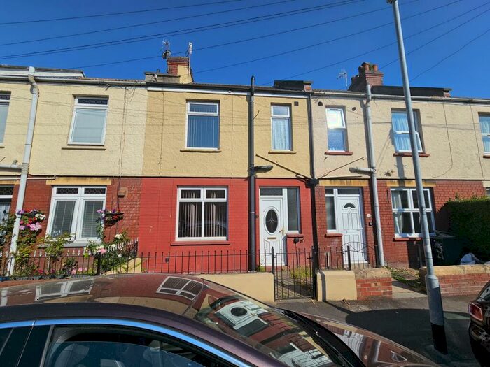3 Bedroom House To Rent In Green Lane, Bristol, BS11