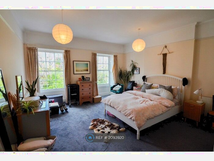 1 Bedroom Flat To Rent In Cornwallis Crescent, Bristol, BS8