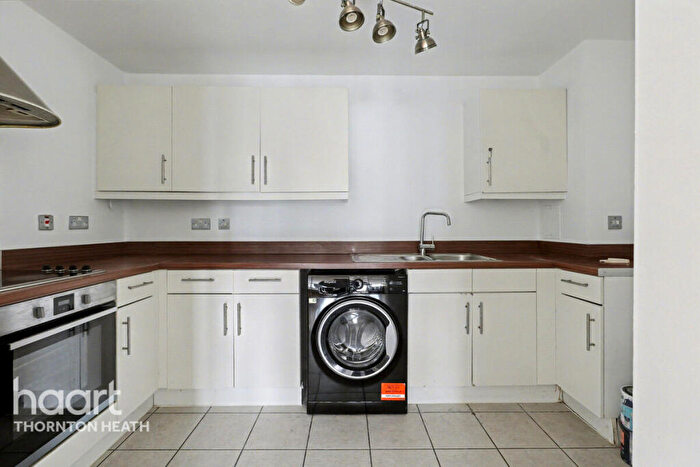 2 Bedroom Apartment For Sale In Parchmore Road, Thornton Heath, CR7