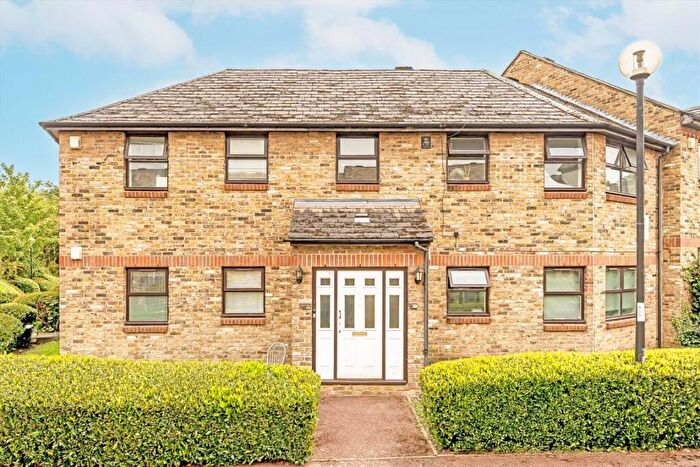 Flat To Rent In Croftongate Way, Brockley, SE4