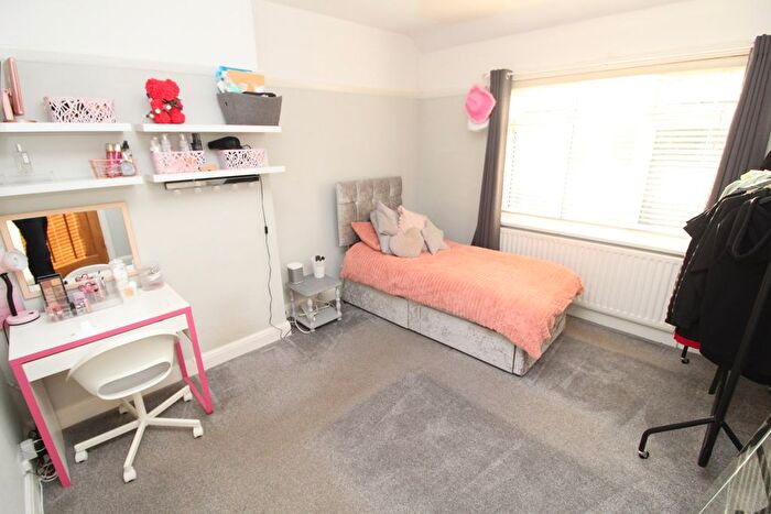 3 Bedroom Semi-Detached House For Sale In Windsor Avenue, Glen Parva, Leicester, LE2