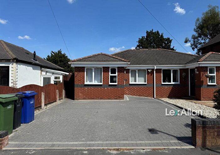 2 Bedroom Semi-Detached Bungalow For Sale In Linden Avenue, Halesowen, B62