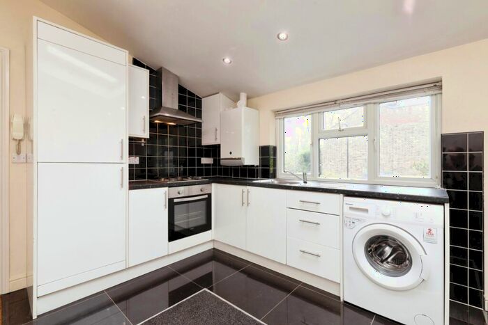 1 Bedroom Flat To Rent In Blackhorse Lane, Walthamstow, London, E17