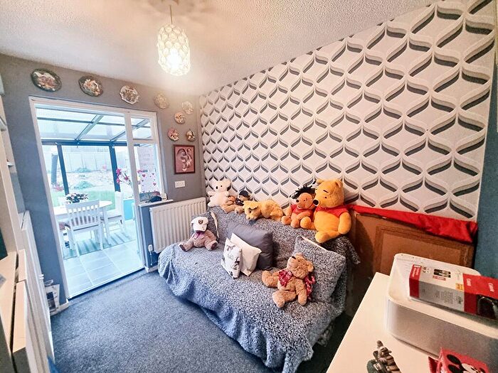 2 Bedroom Semi-Detached Bungalow For Sale In Firbank Road, Dawlish, EX7