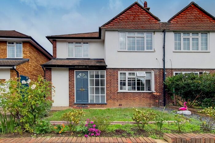 2 Bedroom Maisonette To Rent In Grove Road, Surbiton, KT6