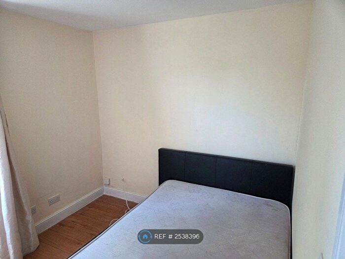 Studio To Rent In Mildmay Road, Ilford, IG1