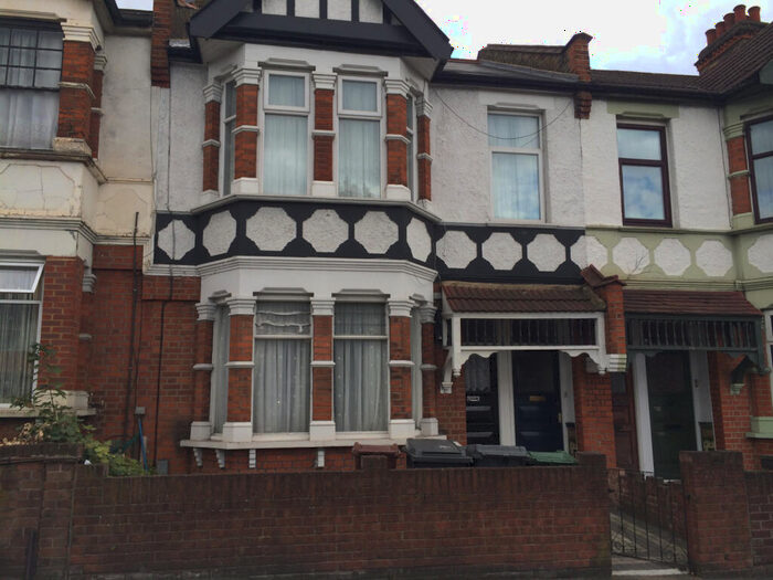 2 Bedroom Flat To Rent In Lea Bridge Road, Walthamstow, E17
