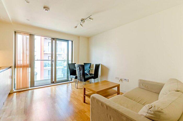 Studio To Rent In Cable Street, Shadwell, London, E1