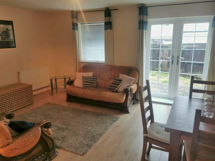 3 Bedroom End Of Terrace House To Rent In Tintern Street, Cardiff, CF5