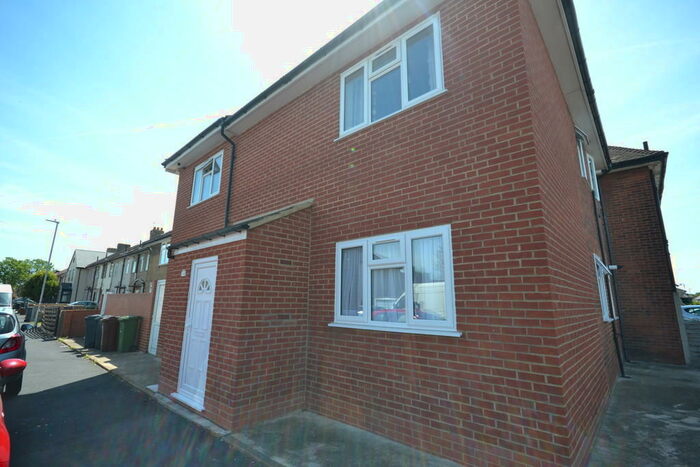 1 Bedroom Flat To Rent In Fuller Road, Dagenham, RM8