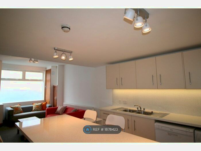 7 Bedroom Terraced House To Rent In Brailsford Road, Fallowfield, M14