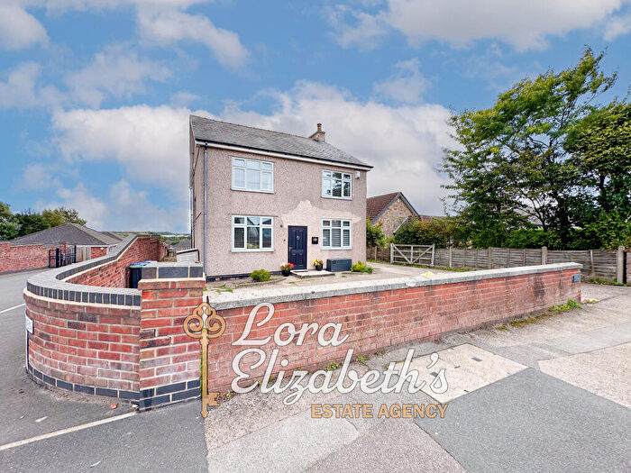 4 Bedroom Detached House For Sale In Clipstone Road West, Forest Town, Nottinghamshire, NG19