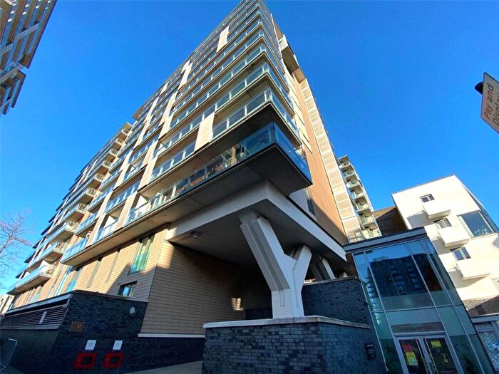 2 Bedroom Apartment To Rent In Spectrum Block, Blackfriars Road, Manchester City Centre, Salford, M3