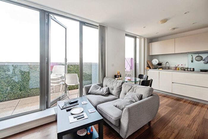 1 Bedroom Flat For Sale In Hastings Road, London, E16
