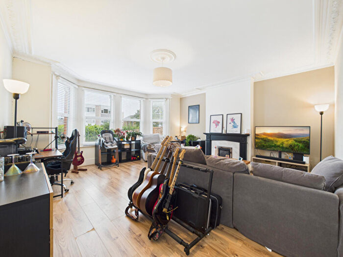 1 Bedroom Flat To Rent In Farnaby Road, Bromley, Kent, BR1