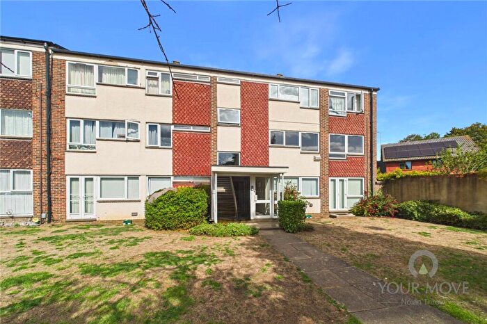 2 Bedroom Flat To Rent In Cliftonville Court, Northampton, Northamptonshire, NN1