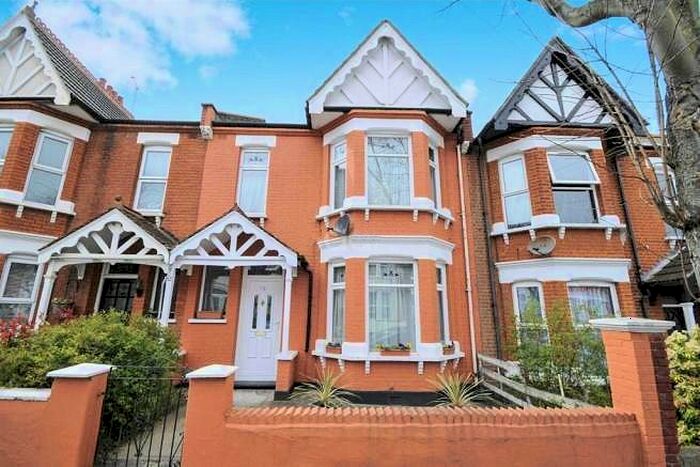 4 Bedroom Terraced House To Rent In Silverdale Avenue, Westcliff-On-Sea, SS0