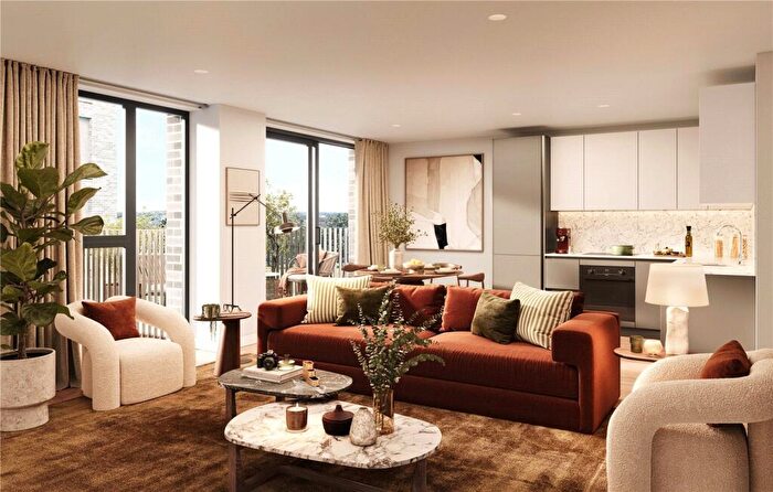 3 Bedroom Duplex For Sale In Bromley Street, Manchester, Greater Manchester, M4